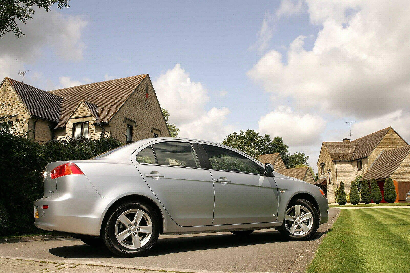 Mitsubishi Lancer Saloon